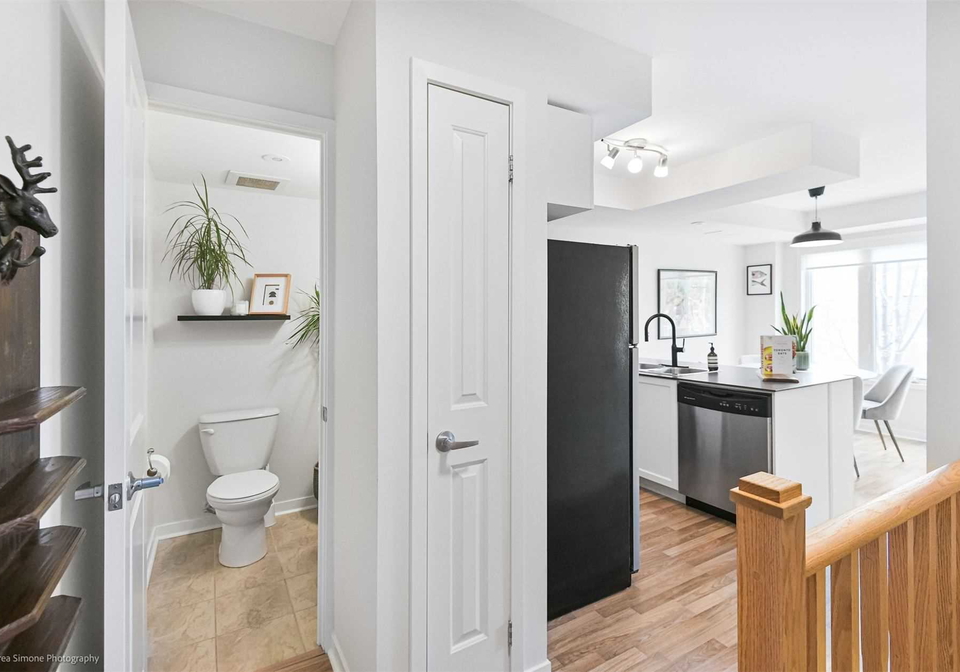 823-dundas-street-e-toronto-ontario-e5213171