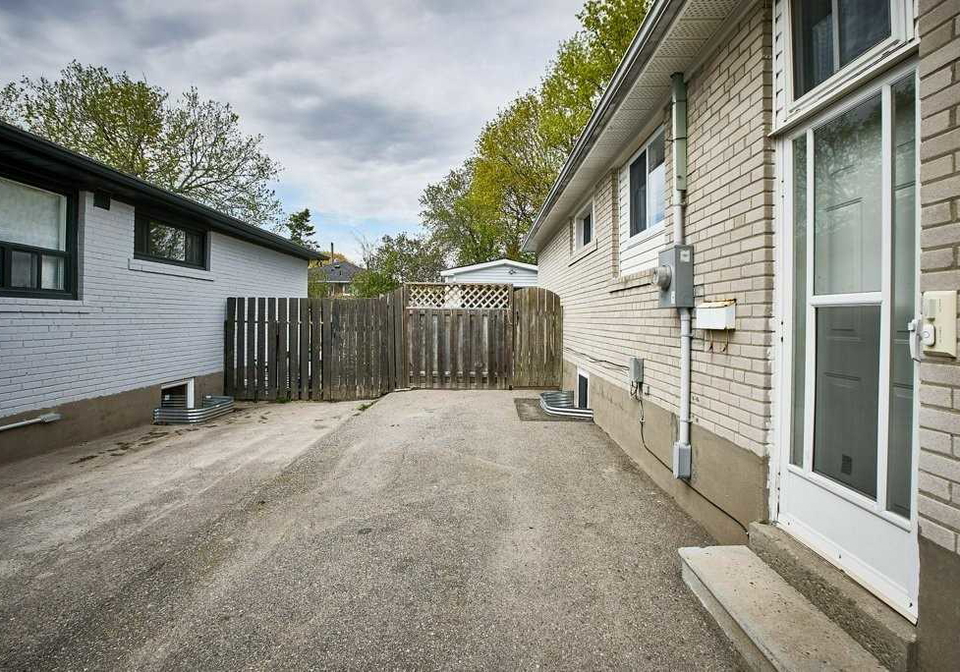 304-palmerston-avenue-whitby-ontario-e5230633