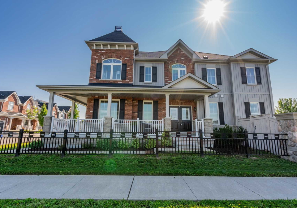 1-lambdon-way-whitby-ontario-e5315923