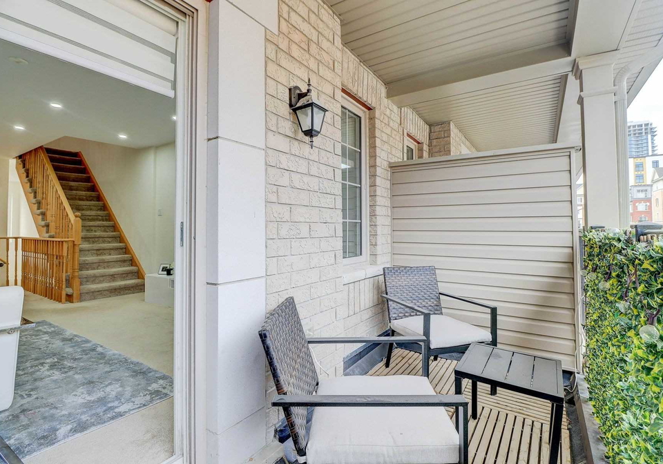2446-rosedrop-path-oshawa-ontario-e5398215
