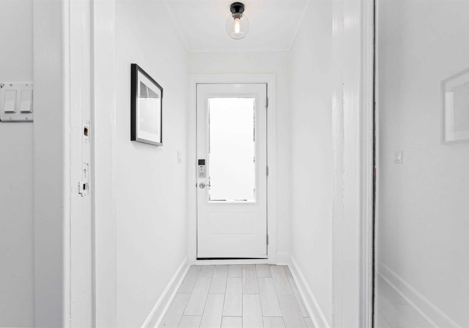 4-hartford-avenue-toronto-ontario-e5409211