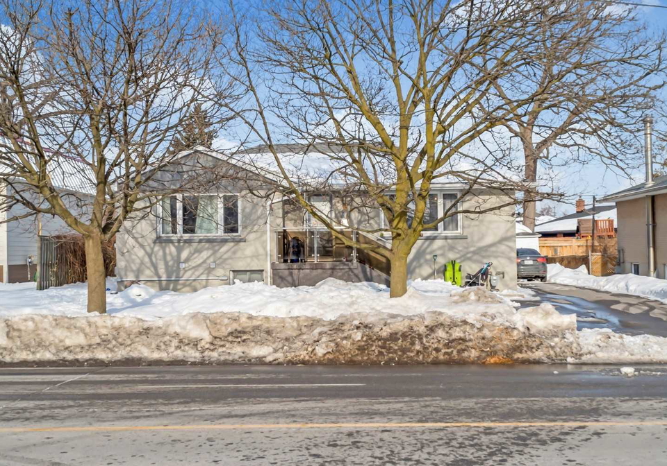 1049-simcoe-street-s-oshawa-ontario-e5489968