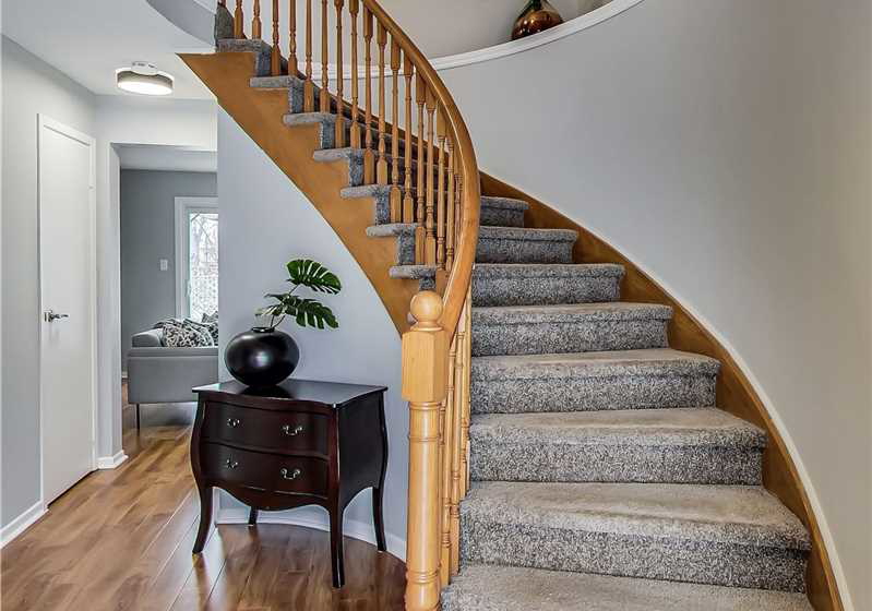 665-cowan-circle-pickering-ontario-e5529726