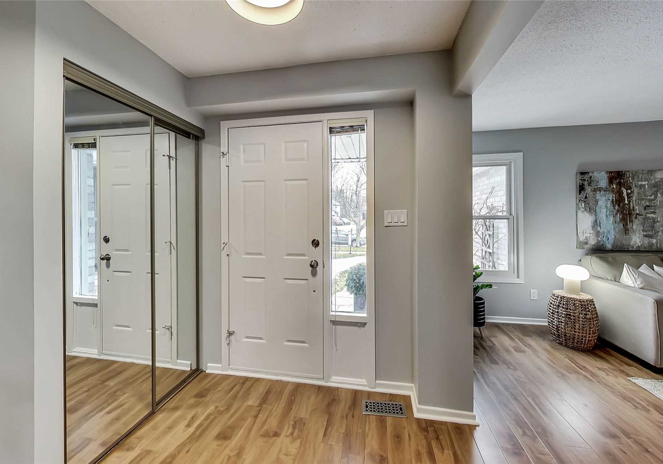 665-cowan-circle-pickering-ontario-e5529726