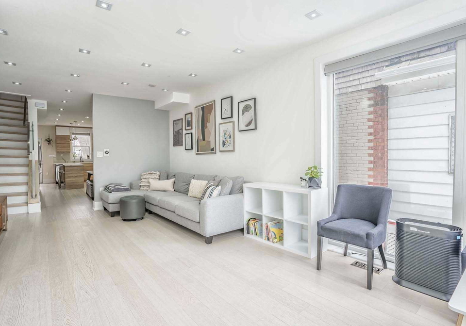 33-lawlor-avenue-toronto-ontario-e5565161
