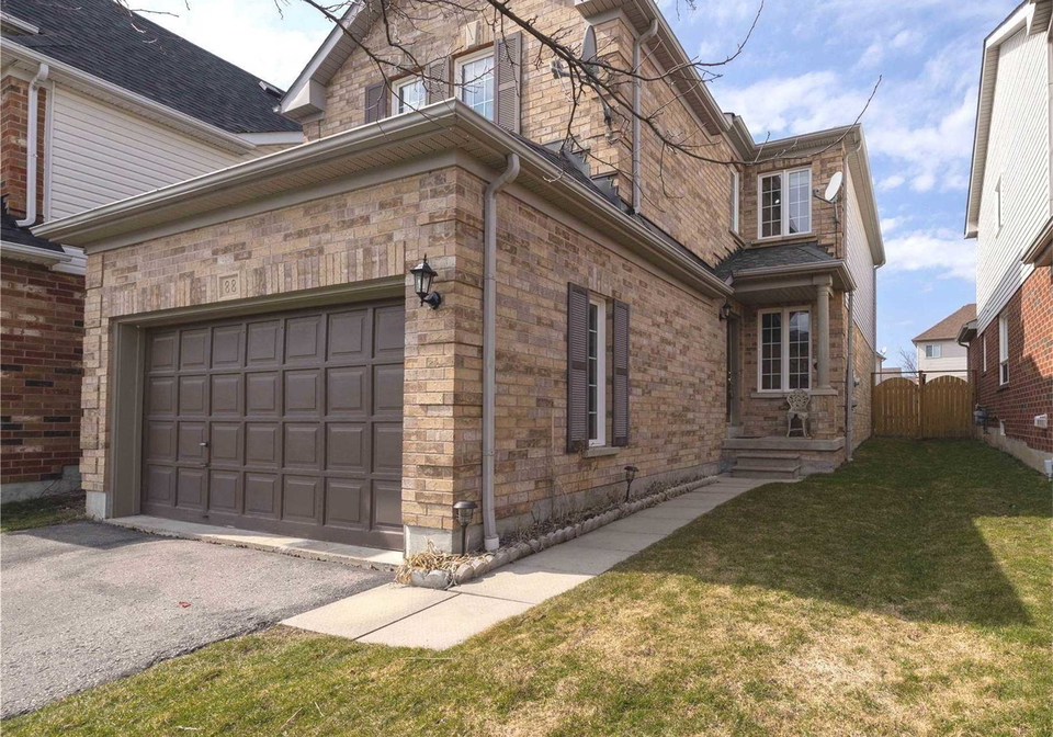 88-telegraph-drive-whitby-ontario-e5567630