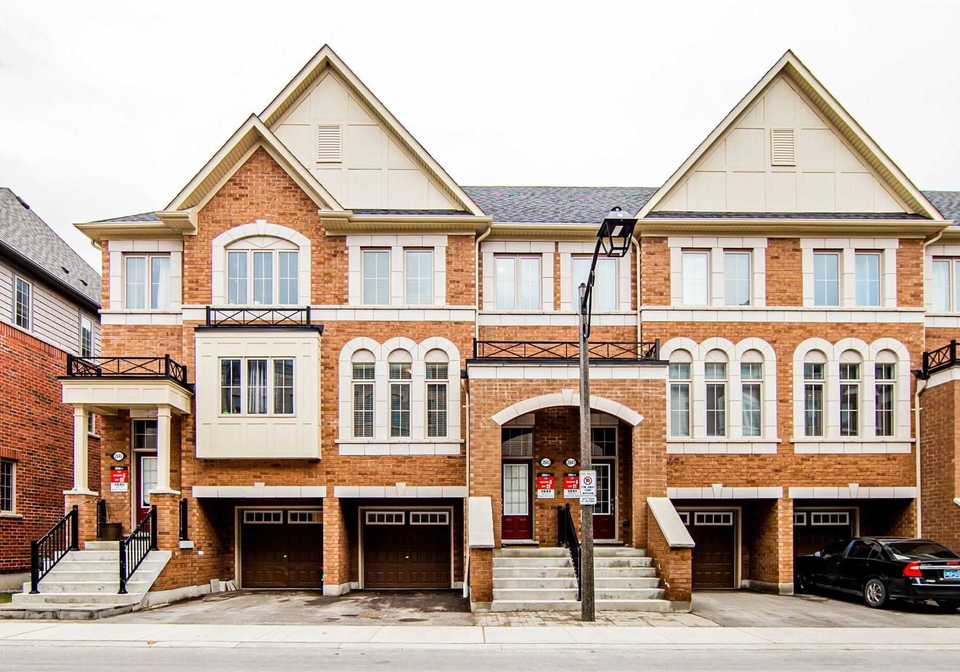 2643-deputy-minister-path-oshawa-ontario-e5570324