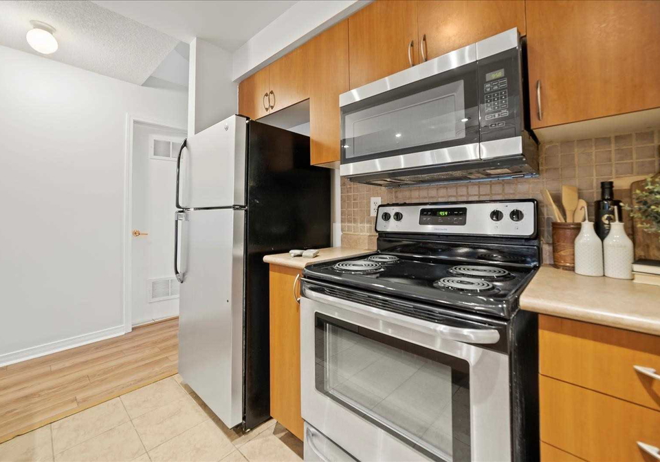27-petra-way-whitby-ontario-e5621838
