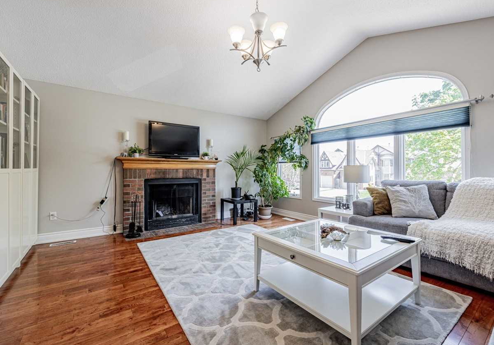 1049-longbow-drive-pickering-ontario-e5683072