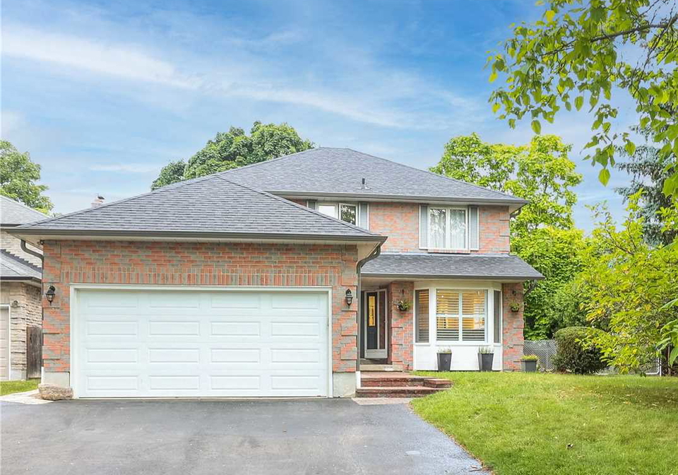 2-viceregal-court-whitby-ontario-e5745283