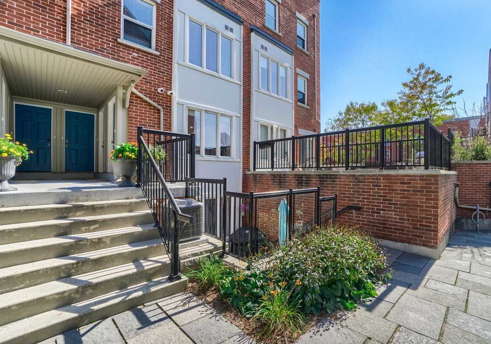 5-frances-loring-lane-toronto-ontario-e5837401