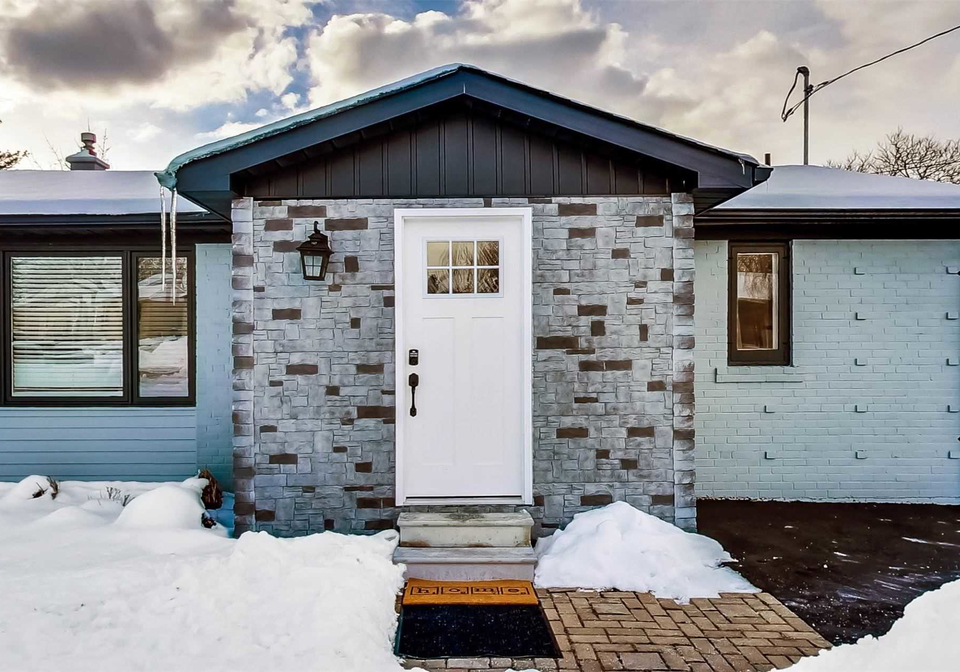 911-greenwood-crescent-whitby-ontario-e5886659