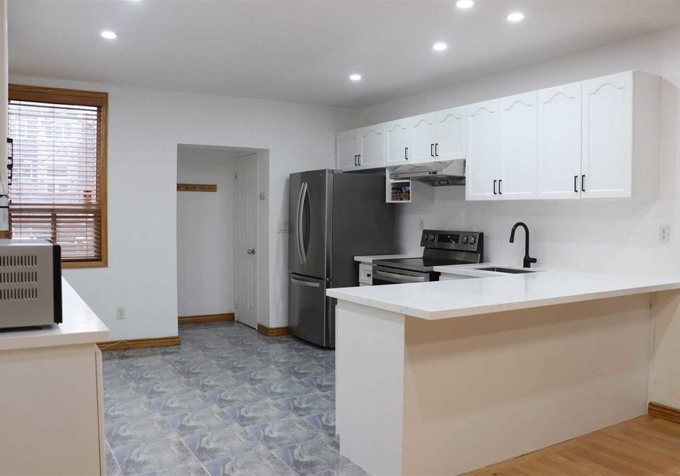 372-woodbine-avenue-toronto-ontario-e5897273