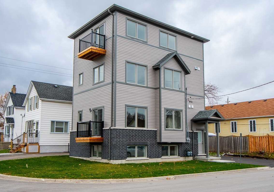 310-court-street-oshawa-ontario-e5986667