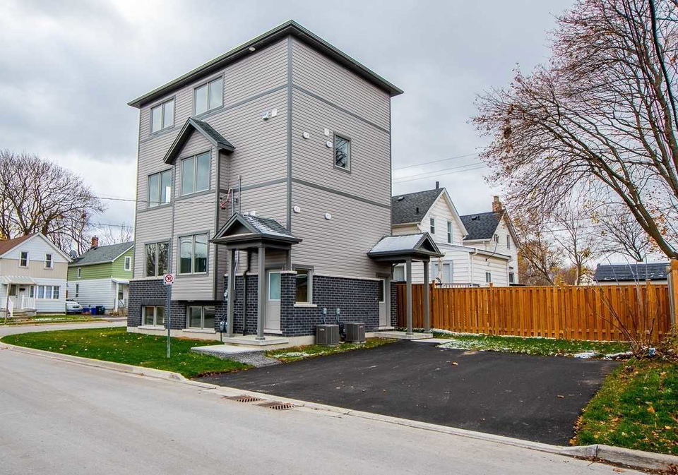310-court-street-oshawa-ontario-e5986667