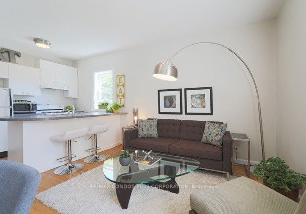62-allen-avenue-toronto-ontario-e6000020