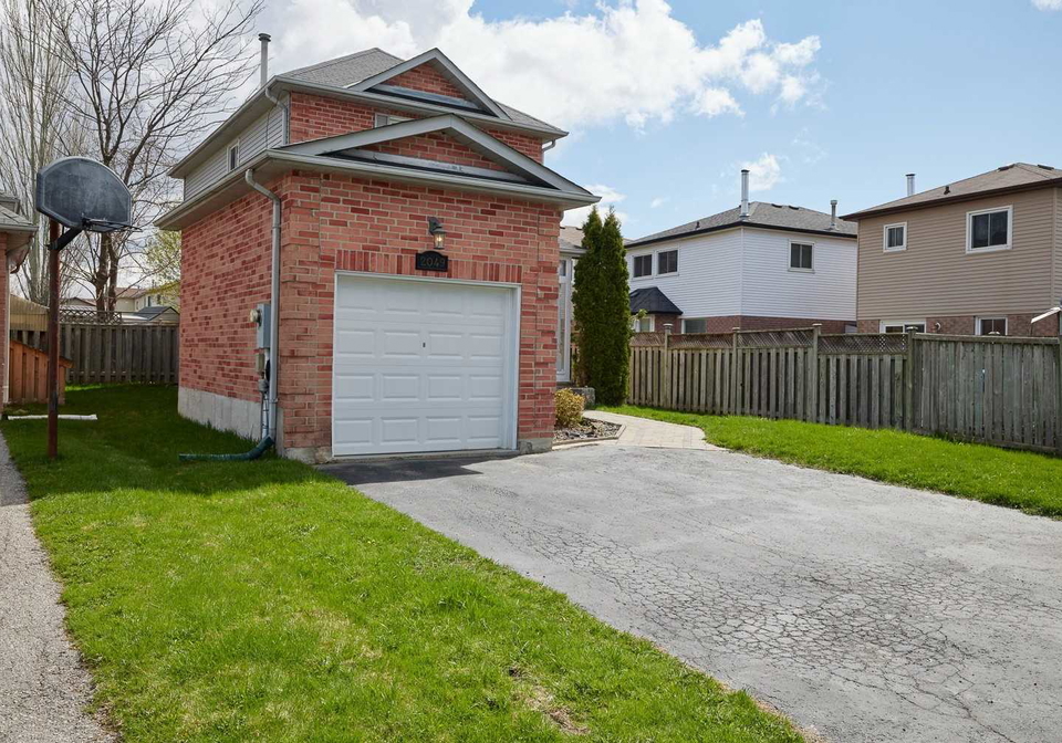 2049-blue-ridge-crescent-pickering-ontario-e6046599