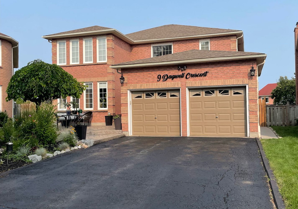 9-dagwell-crescent-ajax-ontario-e6710400