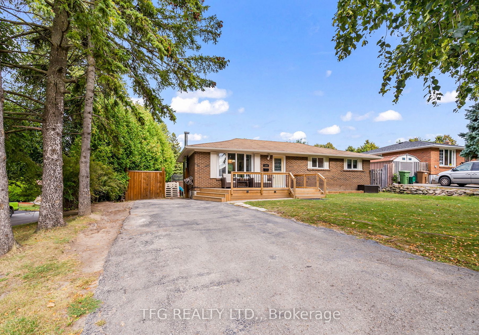 119-claymore-crescent-oshawa-ontario-e7030238