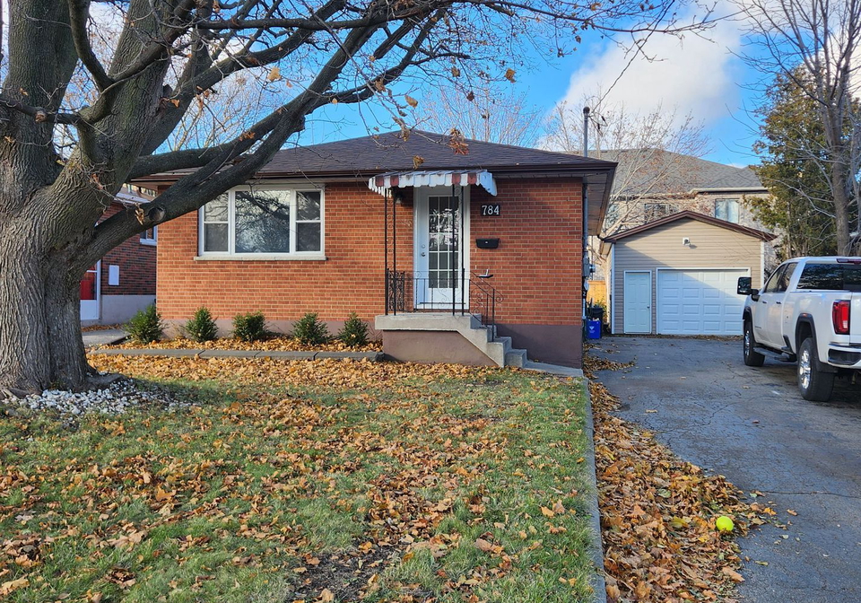 784-olive-avenue-oshawa-ontario-e8017222