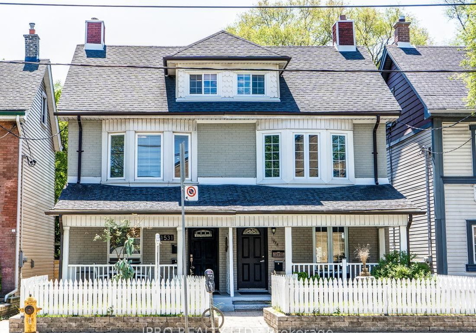 1531-queen-street-e-toronto-ontario-e8036728