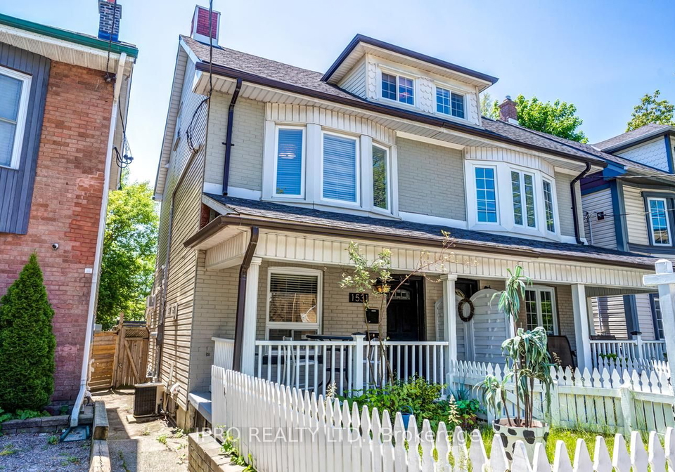 1531-queen-street-e-toronto-ontario-e8036728