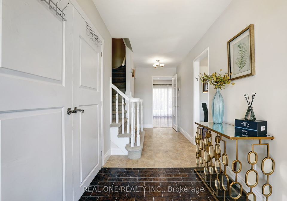 358-carnaby-court-oshawa-ontario-e8143944