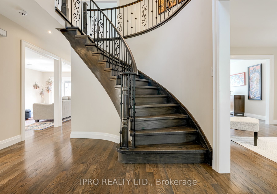 8-flint-crescent-whitby-ontario-e9013243