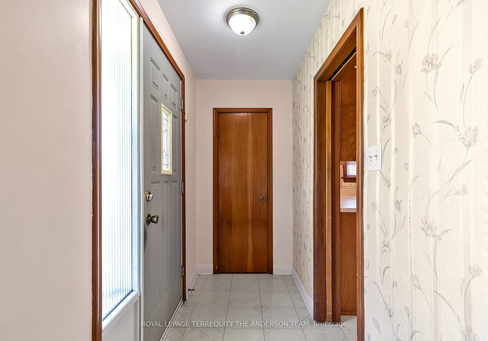 1110-athol-street-whitby-ontario-e9345971