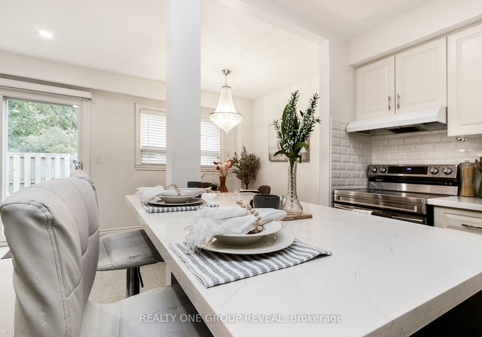 925-burns-street-w-whitby-ontario-e9505959