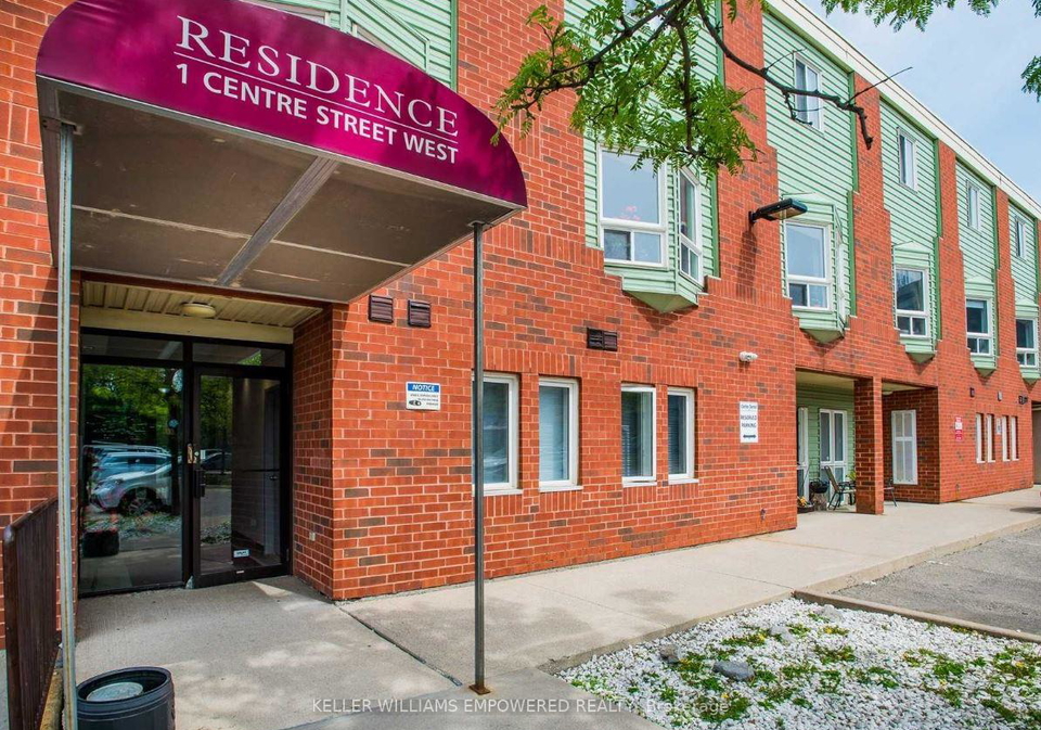 1-center-street-w-richmond-hill-ontario-n11952375