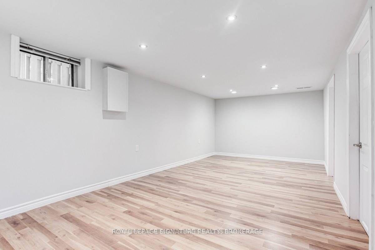 260-demaine-bsmt-crescent-richmond-hill-ontario-n11996197