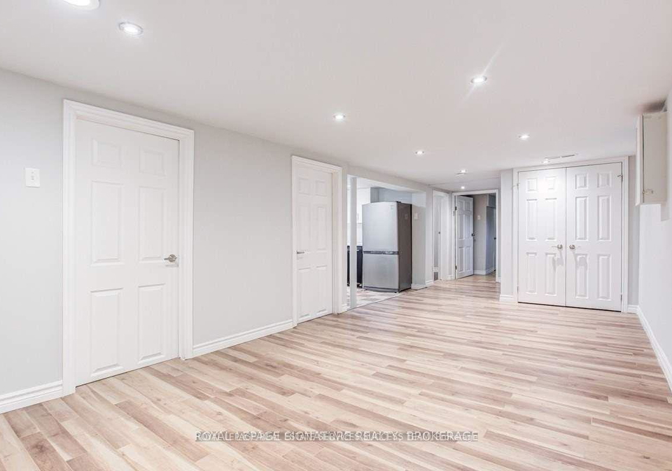 260-demaine-bsmt-crescent-richmond-hill-ontario-n11996197