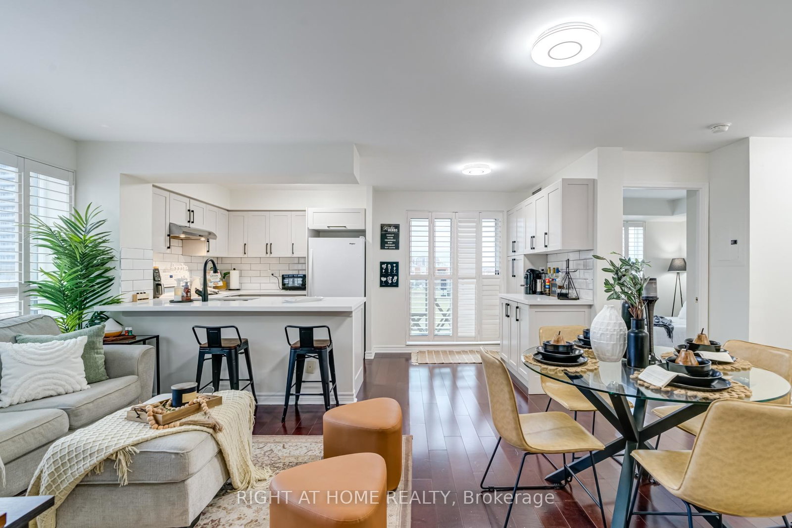 11-oneida-crescent-richmond-hill-ontario-n12001137