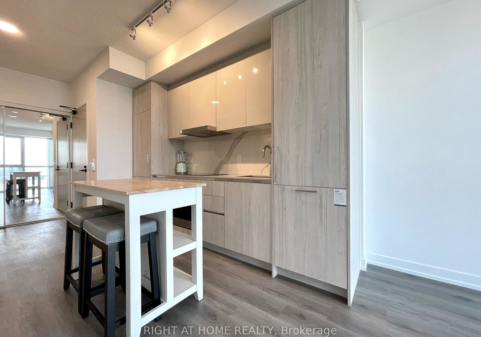 225-commerce-street-vaughan-ontario-n12033338