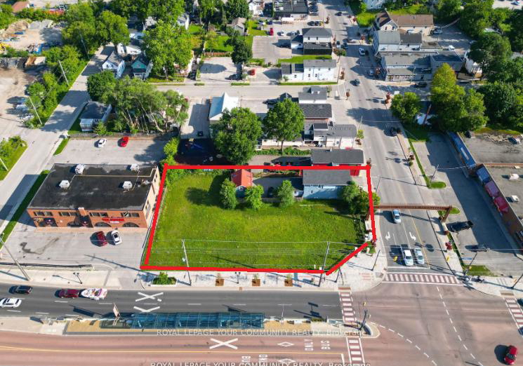 11-main-st-432438-davis-e-newmarket-ontario-n12046547