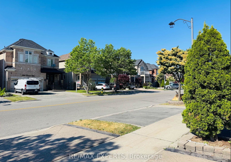 199-lormel-gate-n-vaughan-ontario-n12049813