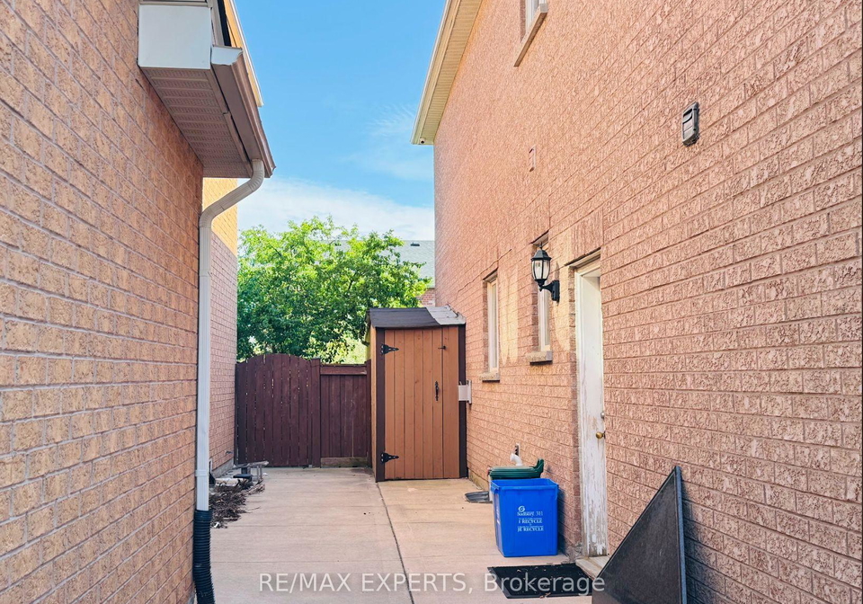 199-lormel-gate-n-vaughan-ontario-n12049813