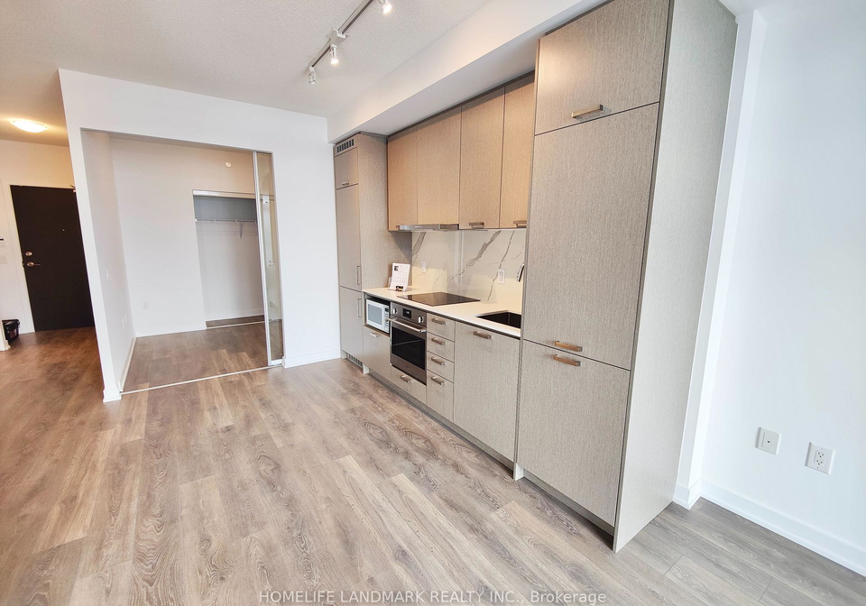 38-honeycrisp-crescent-vaughan-ontario-n12090404