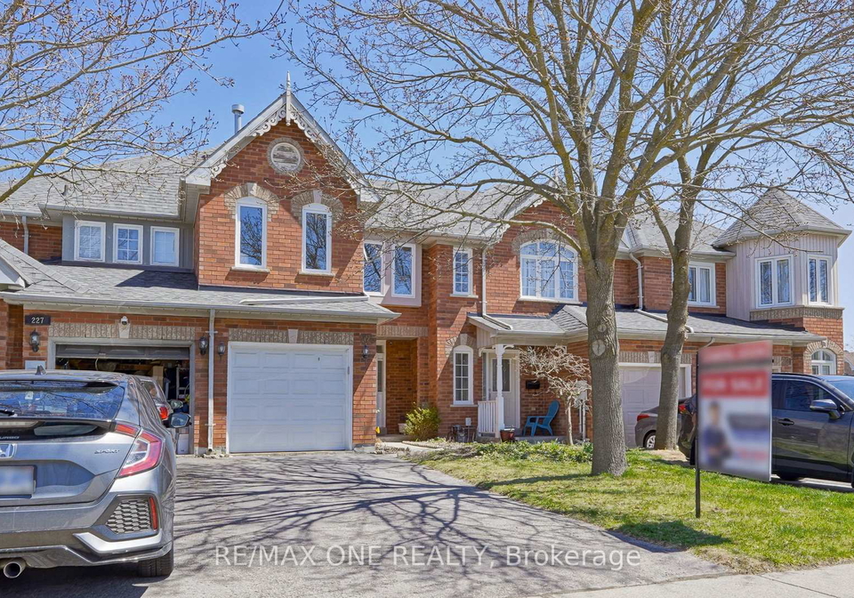 225-warner-crescent-newmarket-ontario-n12114564