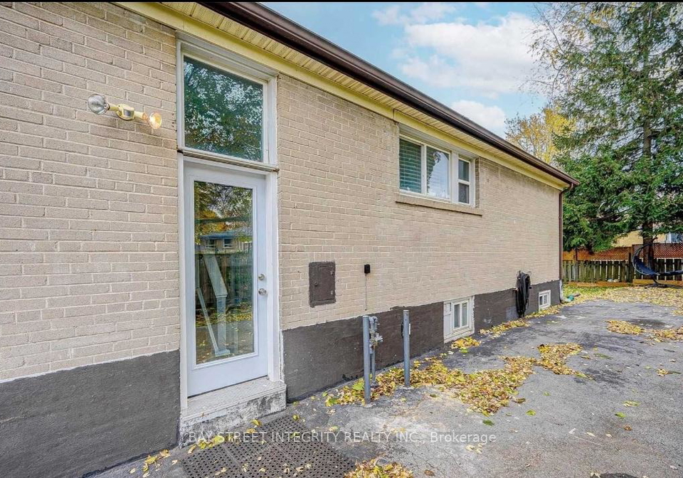 main-416-browndale-crescent-richmond-hill-ontario-n12126301