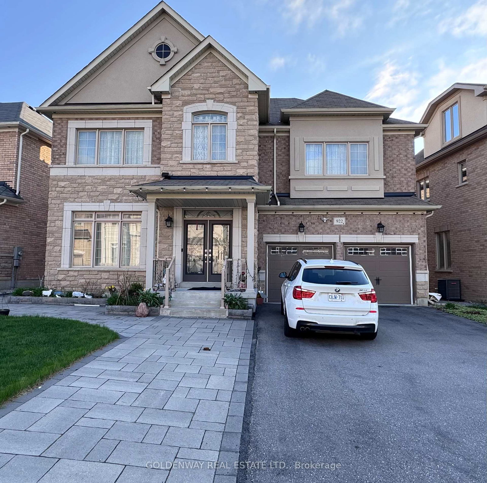 922-ernest-cousins-circle-newmarket-ontario-n12135546