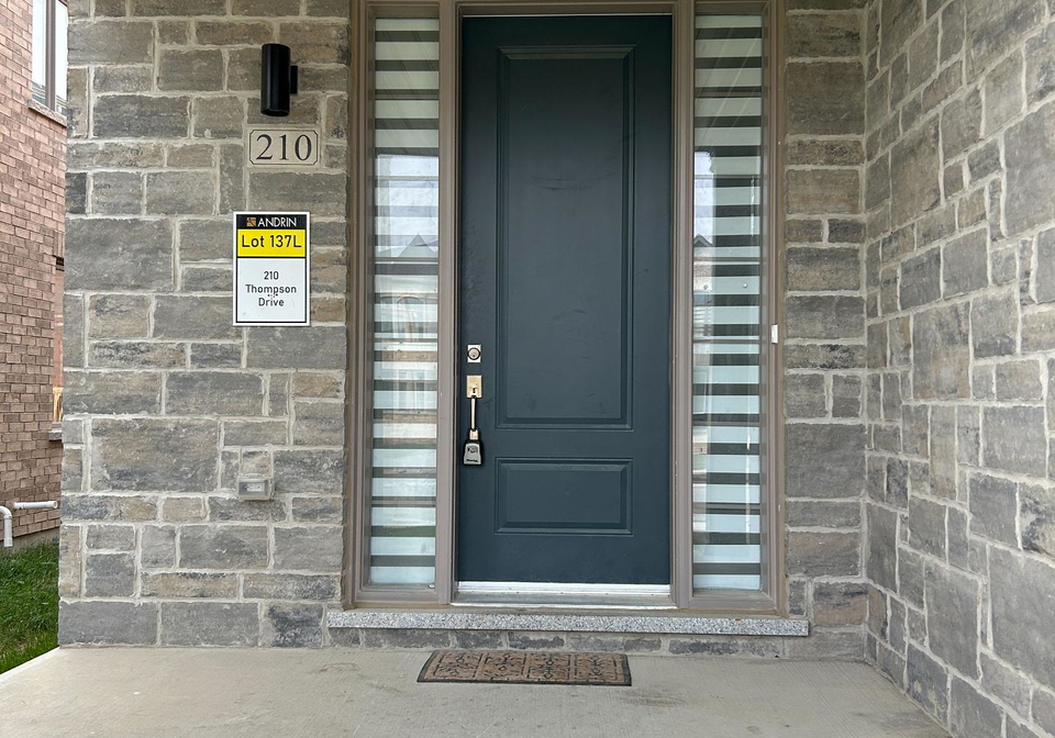 210-thompson-drive-east-gwillimbury-ontario-n12142714