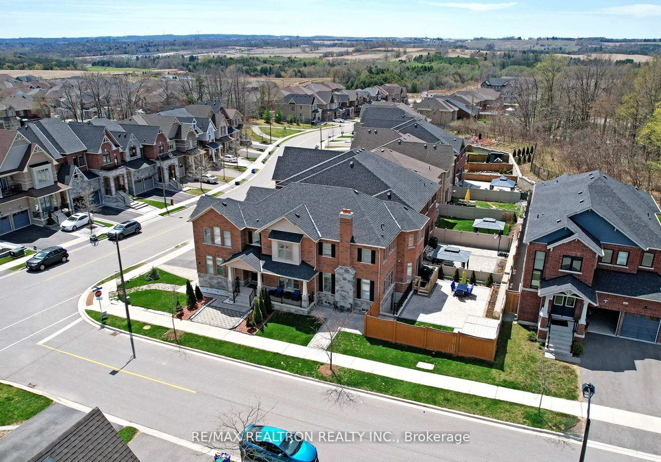 42-manor-hampton-street-east-gwillimbury-ontario-n12146859