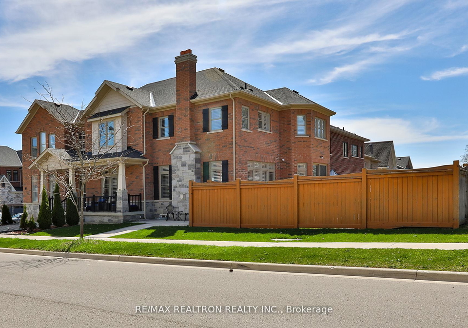 42-manor-hampton-street-east-gwillimbury-ontario-n12146859