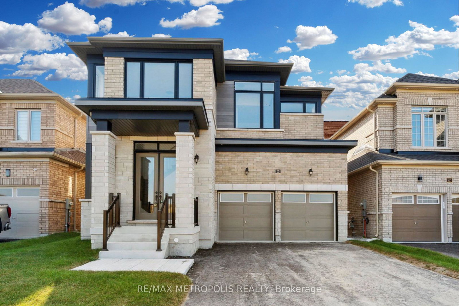 75-eastgrove-square-east-gwillimbury-ontario-n12152565