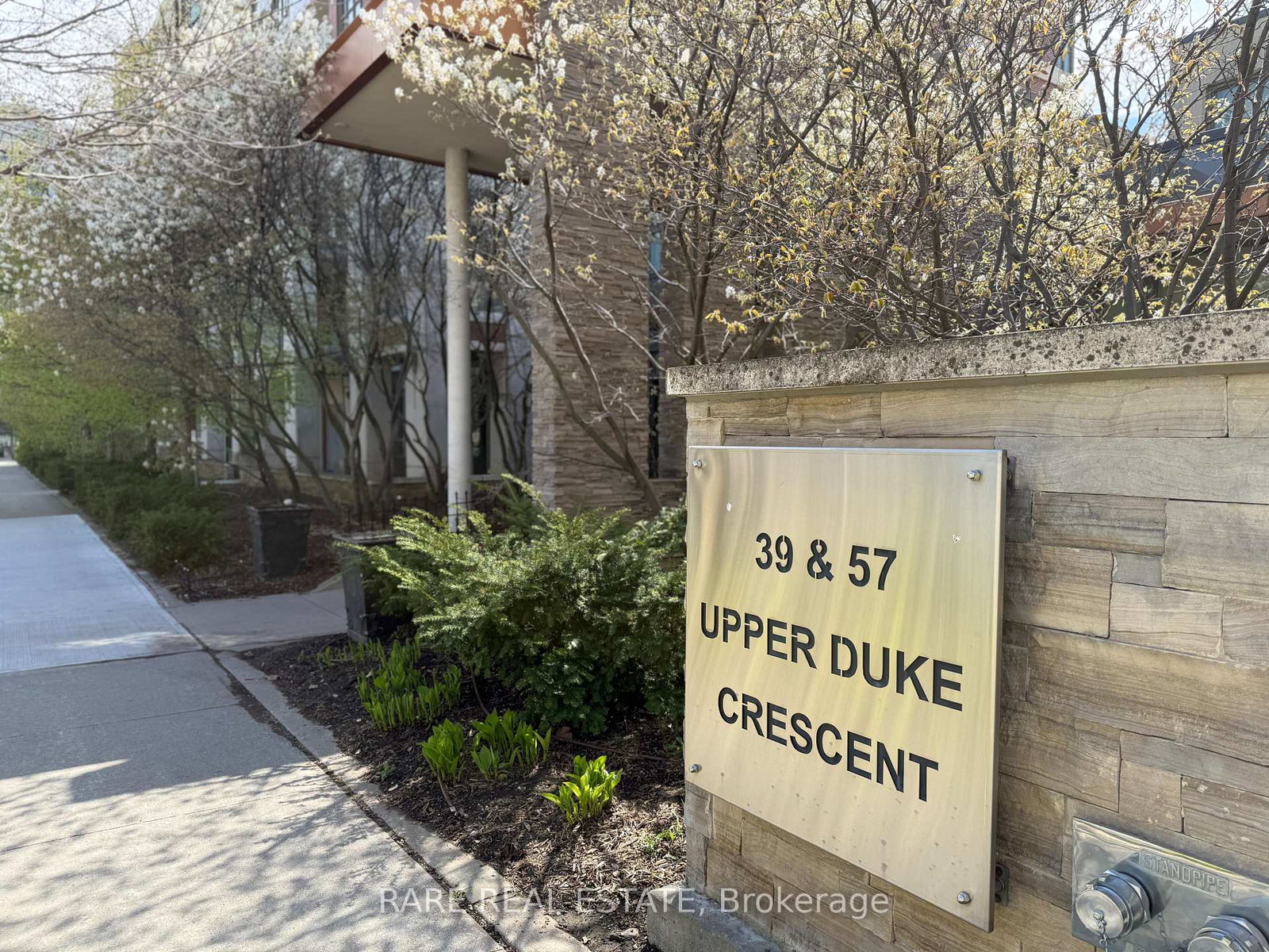 39-upper-duke-crescent-markham-ontario-n12153490