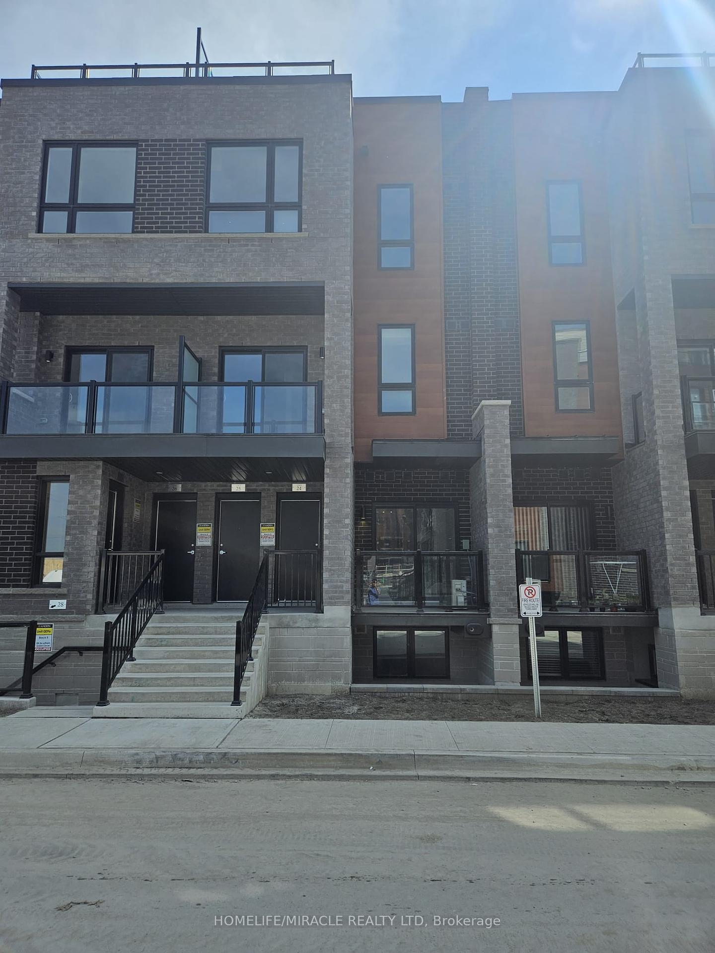 26-lytham-green-circle-newmarket-ontario-n12156211