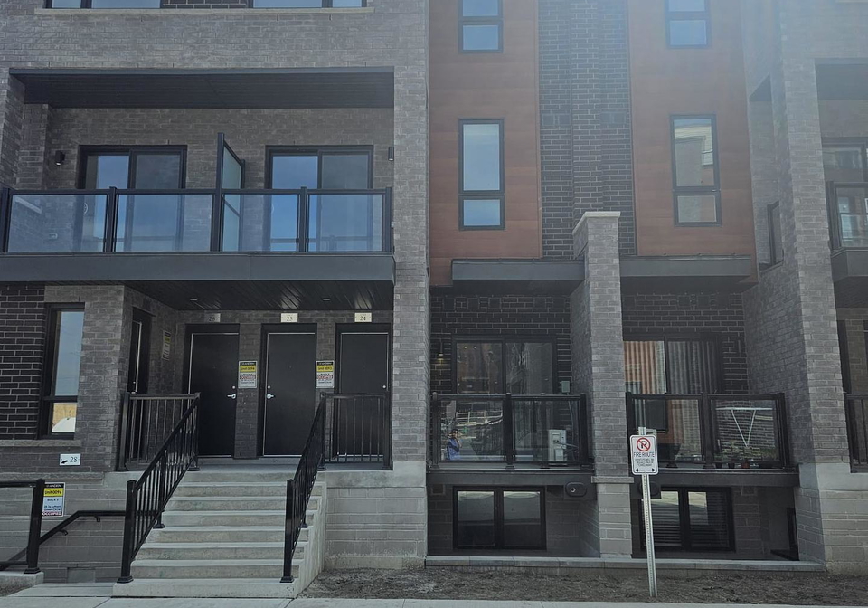26-lytham-green-circle-newmarket-ontario-n12156211