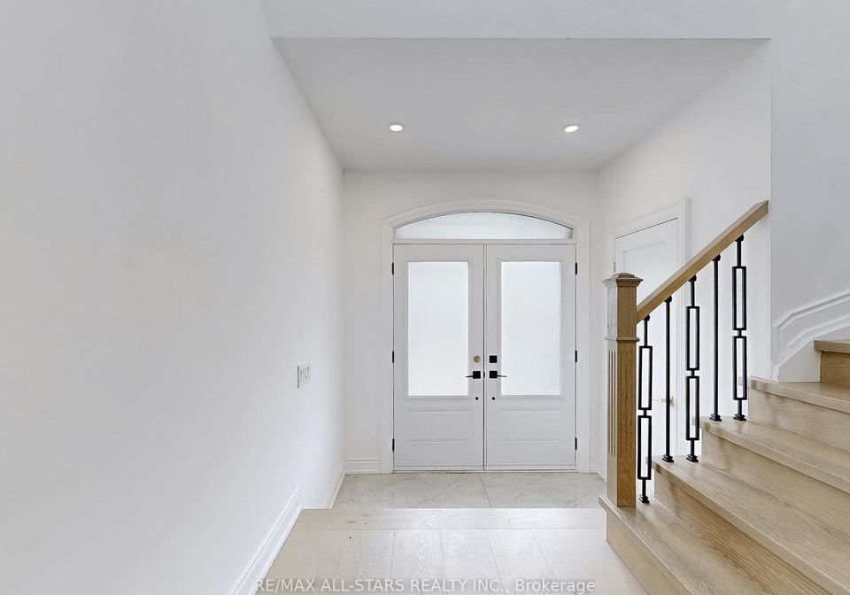 374-gilpin-drive-newmarket-ontario-n12159807